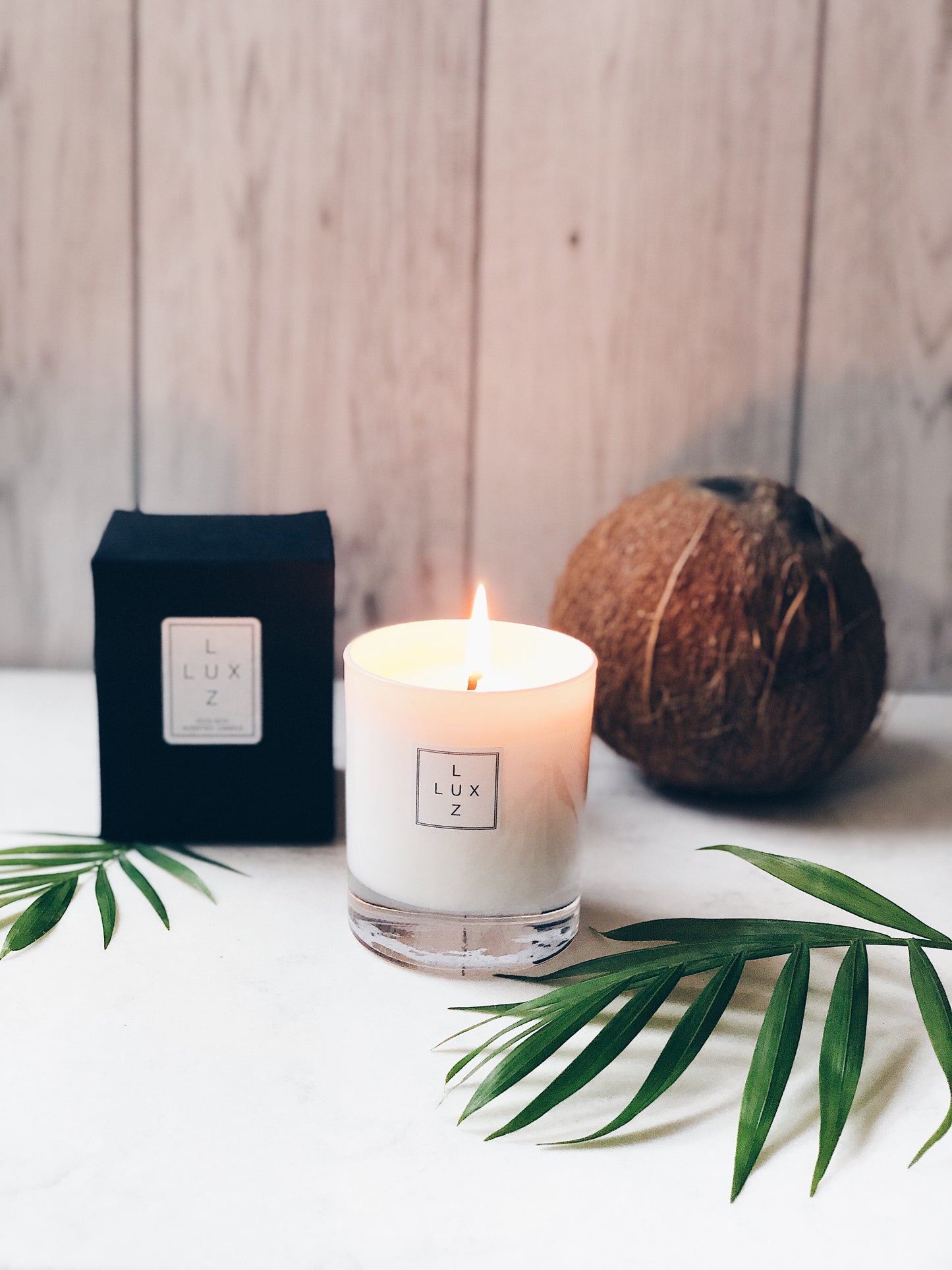 Coconut & vanilla scented candle